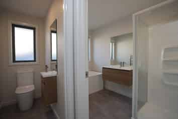 8 Wakanui Road, Hampstead