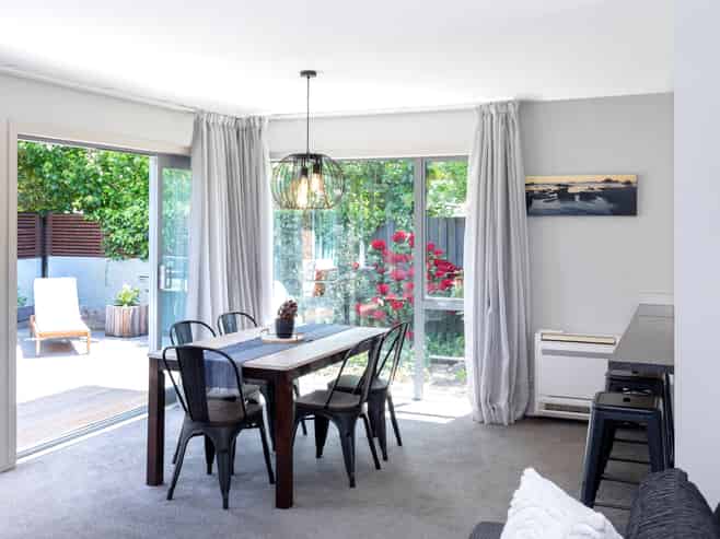 2/121 Barrington Street, Somerfield