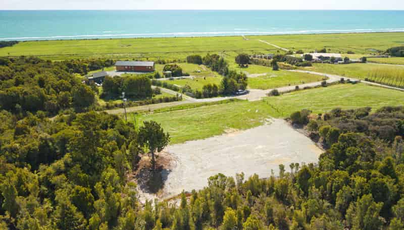 8 Chesterfield Road, Awatuna