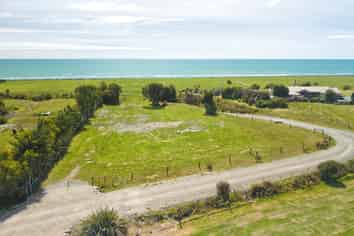 8 Chesterfield Road, Awatuna