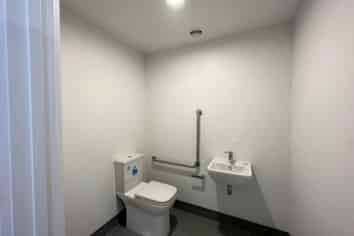 91m2 Multi-use unit with two carparks: 