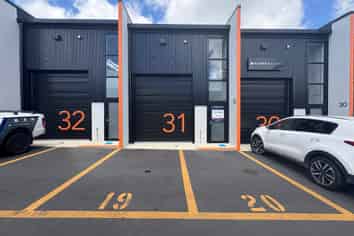 91m2 Multi-use unit with two carparks: 