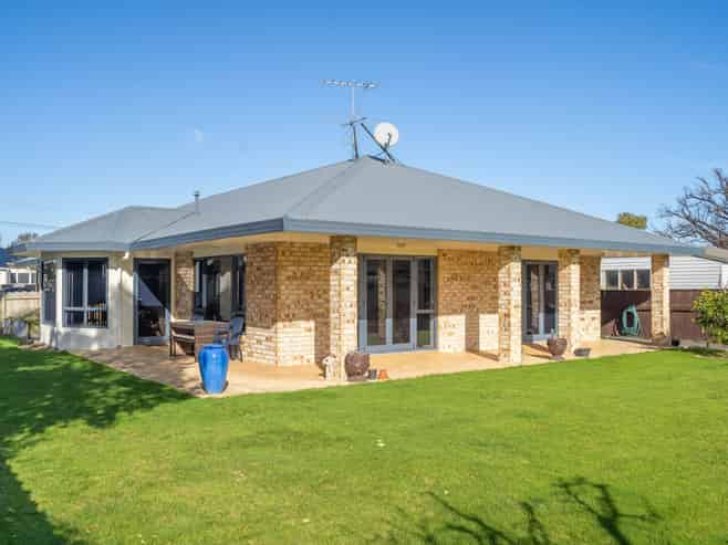 88 West Street, Greytown