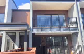 2/11 Paketai Lane, Beachlands