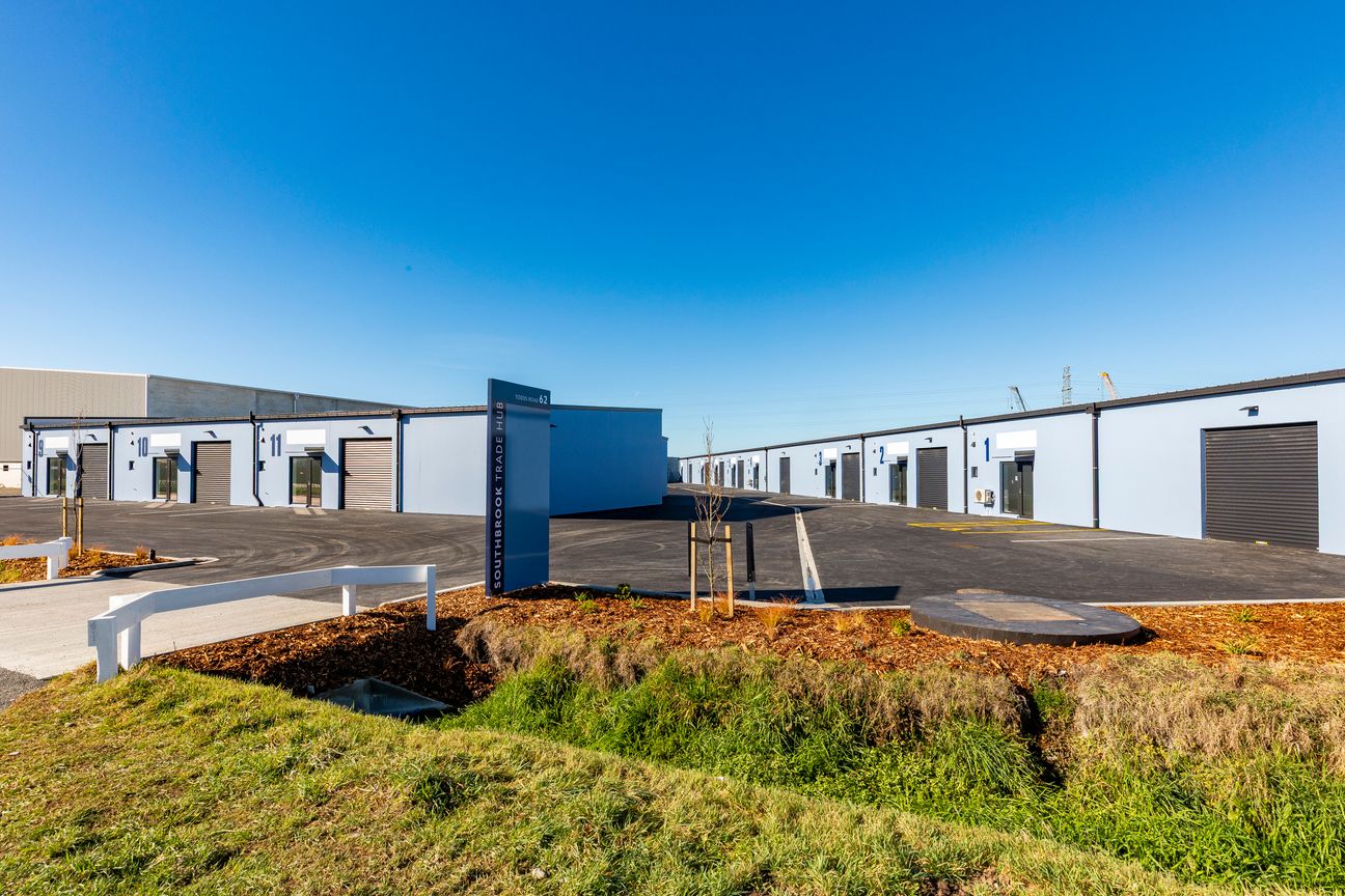 Modern, Tidy Industrial Unit, Ready to go! - Altro