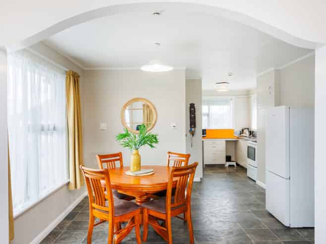 9 Bristol Crescent, Roslyn