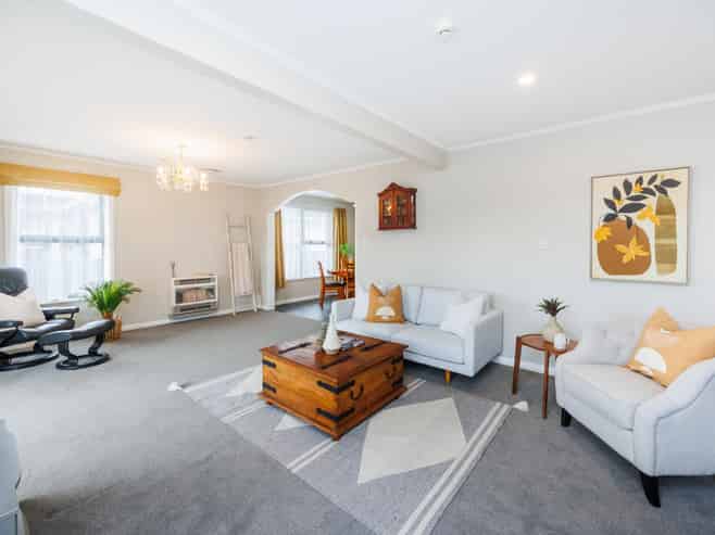 9 Bristol Crescent, Roslyn