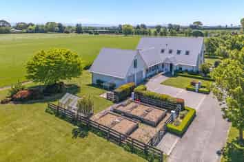 61 Ryans Road, Yaldhurst