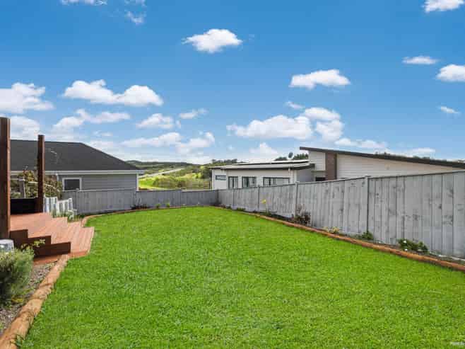 4 Tendril Court, Millwater