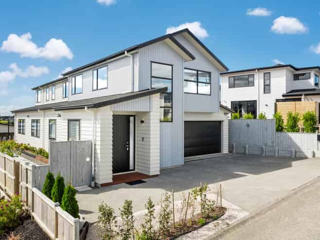 4 Tendril Court, Millwater