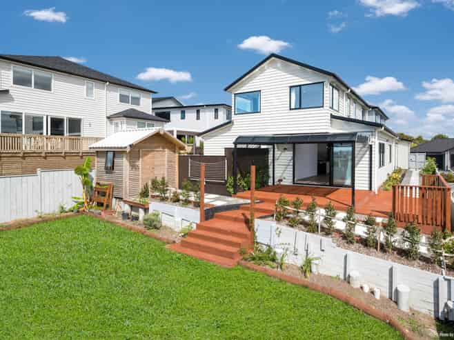 4 Tendril Court, Millwater