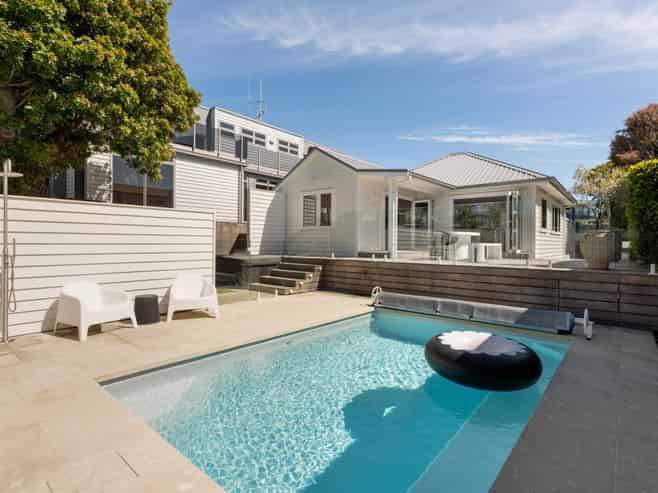 71 Oceanview Road, Mount Maunganui