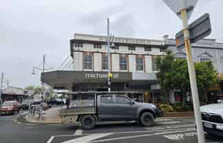 Prime corner office in the heart of Pukekohe