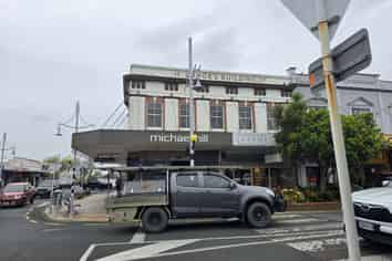 Prime corner office in the heart of Pukekohe
