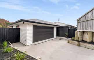 32 Puhirake Crescent, Pyes Pa