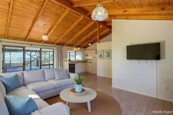 211B The Square, Whangamata