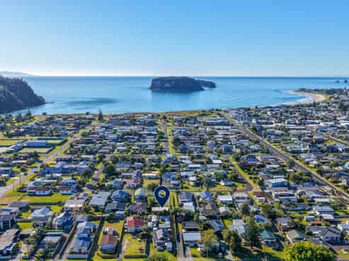 211B The Square, Whangamata