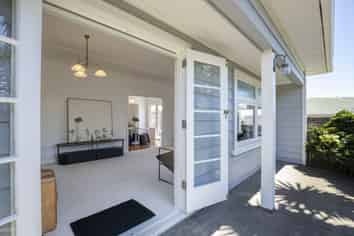 40 Tukapa Street, Westown