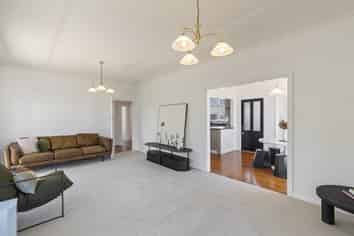 40 Tukapa Street, Westown