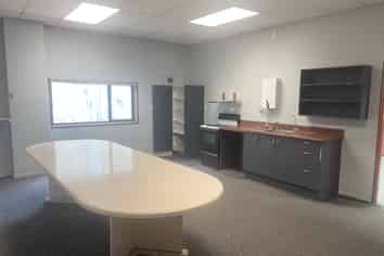 VERSATILE BOND STREET WAREHOUSE