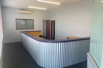 VERSATILE BOND STREET WAREHOUSE