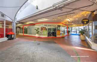 PRIME COMMERCIAL UNIT IN CENTRAL LOCATION
