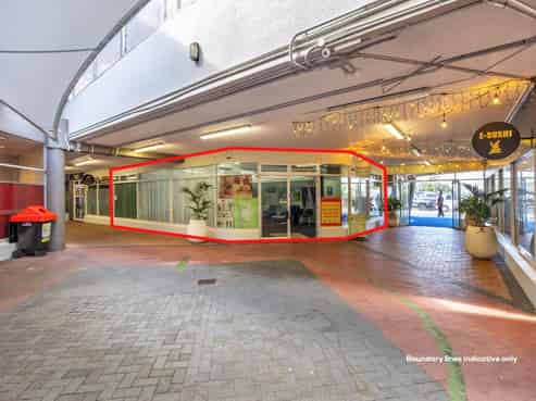 PRIME COMMERCIAL UNIT IN CENTRAL LOCATION
