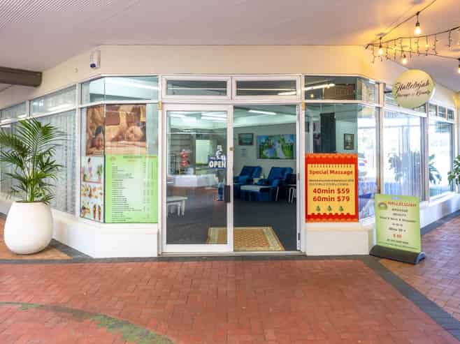 PRIME COMMERCIAL UNIT IN CENTRAL LOCATION
