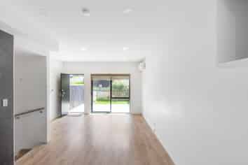 1B Quincey Place, Massey