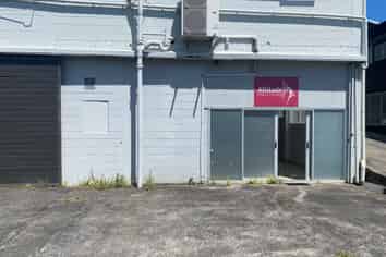 For lease - Rent holiday available