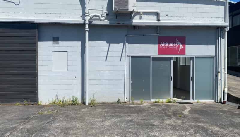 2/62 Barrys Point Road , Takapuna