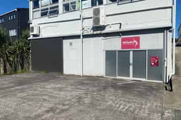 Short or long term lease available 