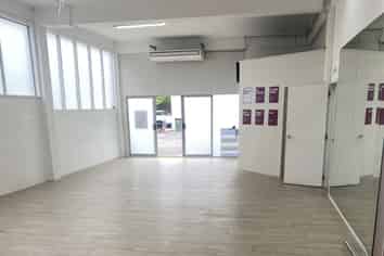 Short or long term lease available 