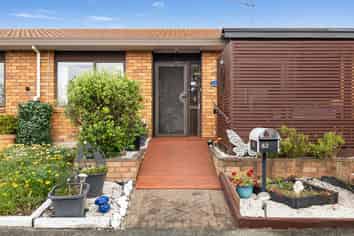 42 Bodi Place, Te Atatu South