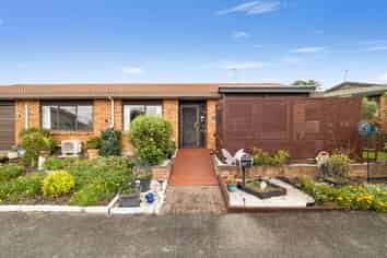 42 Bodi Place, Te Atatu South