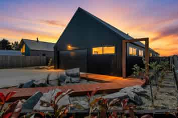 16 Glen Oak Drive, KIRWEE