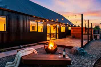 16 Glen Oak Drive, KIRWEE