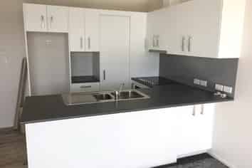 16/45 Karepiro Drive, Stanmore Bay