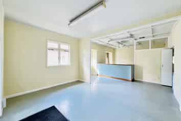 Corner Office Space | 138m²