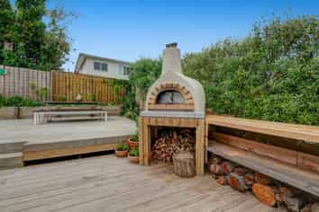 10 St James Ave, Helensville