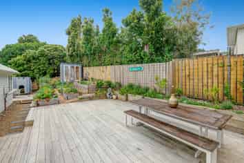 10 St James Ave, Helensville