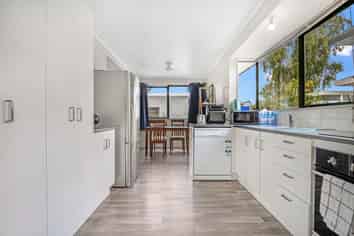 27e Breckons Ave, Nawton