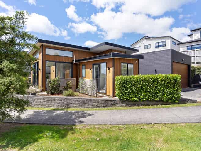 36 Matahae Drive, Flat Bush