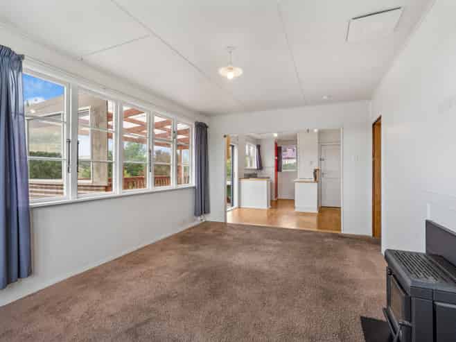 114 District Road, Green Island