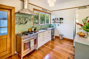 133 Melbourne Road, Island Bay