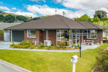 3 Burton Way, BISHOPDALE