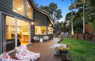 2/66 Haseler Crescent, Mellons Bay