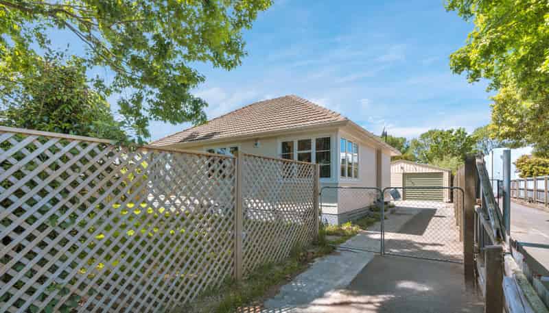 18 Ballantynes Ave, Upper Riccarton