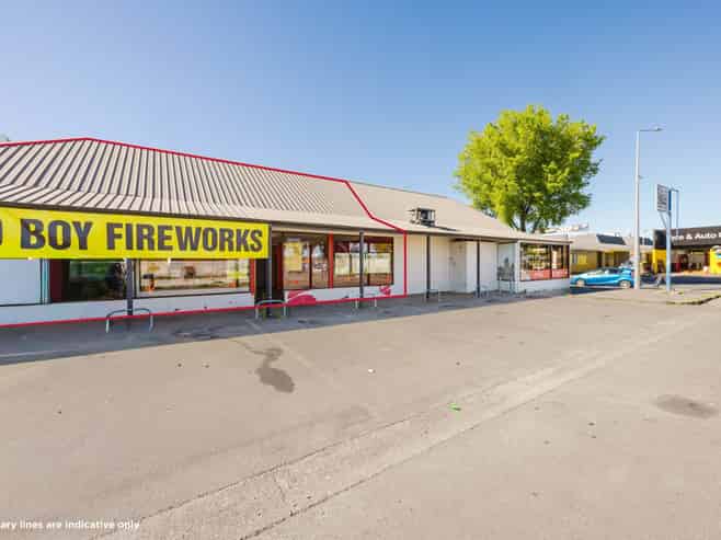 Flexible retail or office space