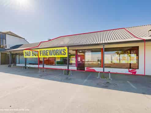 Flexible retail or office space